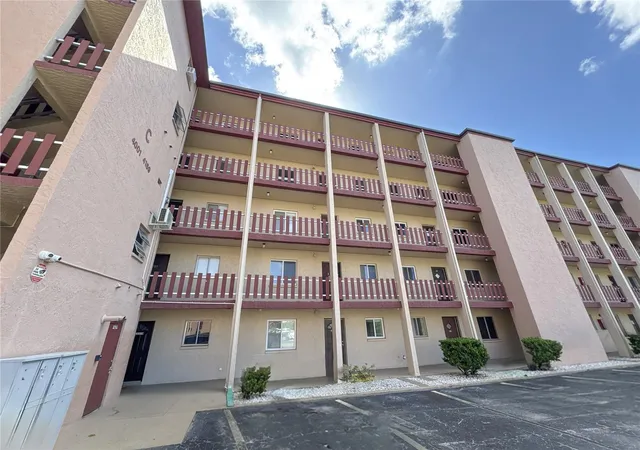 Condo for sale at 4085 Lake Bayshore Dr #C311, BRADENTON, FL 34205 | MLS# C7532387