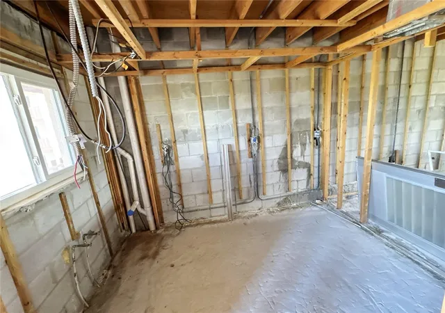 Photo 4 of Condo for sale at 4085 Lake Bayshore Dr #C311, Bradenton, FL 34205 | MLS# C7532387 | Listing updated on 2026-10-23