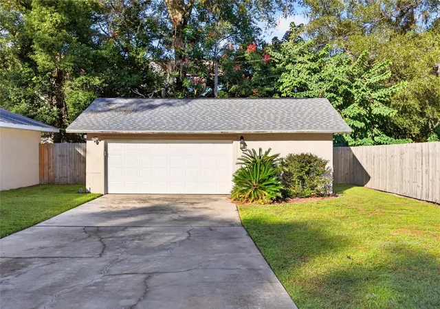 Photo 3 of Single family home for sale at 1408 NE 42nd Avenue, Ocala, FL 34470 | MLS# OM734533 | Listing updated on 2026-10-28