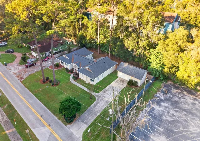 Photo 4 of Single family home for sale at 1408 NE 42nd Avenue, Ocala, FL 34470 | MLS# OM734533 | Listing updated on 2026-10-28