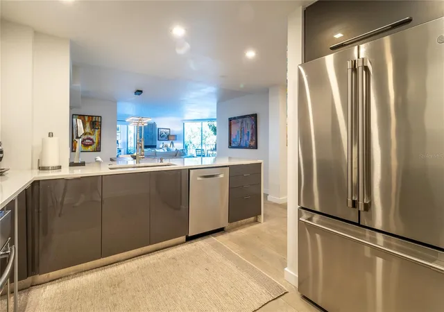 Photo 3 of Condo for sale at 2611 Bayshore Blvd #205, Tampa, FL 33629 | MLS# TB8560749 | Listing updated on 2026-10-23