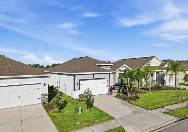 Photo 1 of Single family home for sale at 5910 Oak Brg Ct, Bradenton, FL 34211 | MLS# A4710559 | Listing updated on 2026-10-27