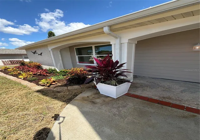 Photo 3 of Single family home for sale at 12300 Quail Run Row, Hudson, FL 34667 | MLS# W7890566 | Listing updated on 2026-10-23
