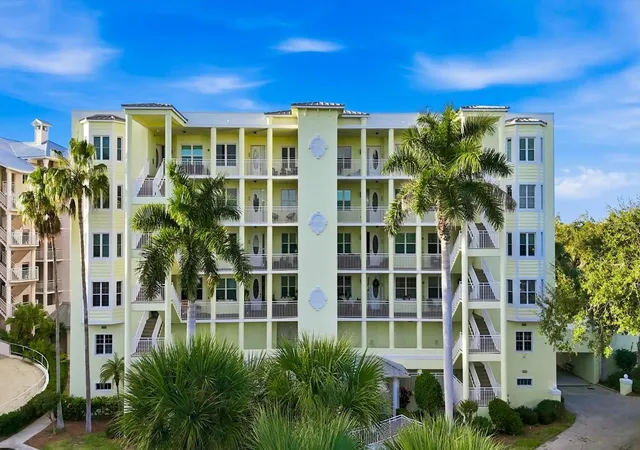 Photo 3 of Condo for sale at 232 Hidden Bay Dr #303, Osprey, FL 34229 | MLS# A4710562 | Listing updated on 2026-10-23