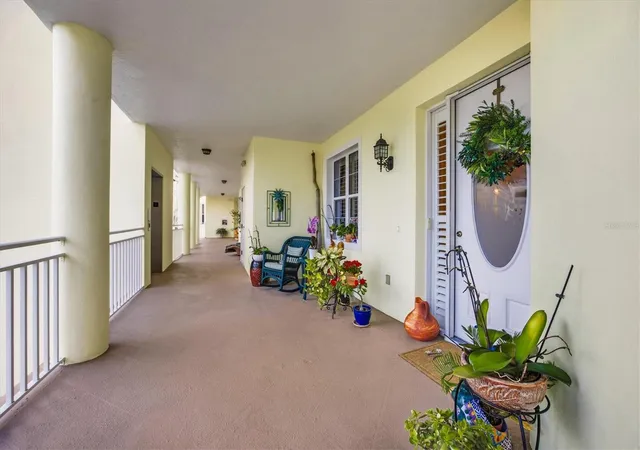 Listing Photo 5 - Condo for sale in building located at 232 Hidden Bay Dr, OSPREY, FL 34229 - Unit #303