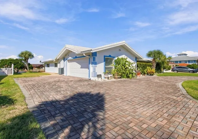 Photo 3 of Single family home for sale at 5451 Windward Way, New Port Richey, FL 34652 | MLS# W7890567 | Listing updated on 2026-10-23