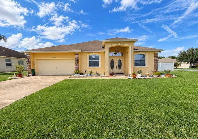 Photo 1 of Single family home for sale at 8166 Woodvine Cir, Lakeland, FL 33810 | MLS# L4965993 | Listing updated on 2026-10-24
