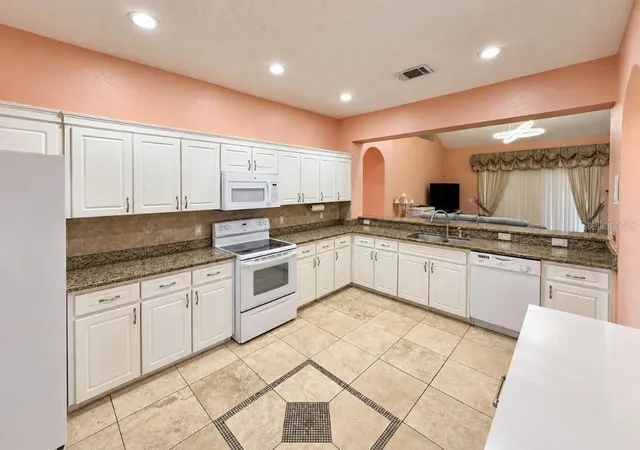 Photo 2 of Single family home for sale at 8166 Woodvine Cir, Lakeland, FL 33810 | MLS# L4965993 | Listing updated on 2026-10-24