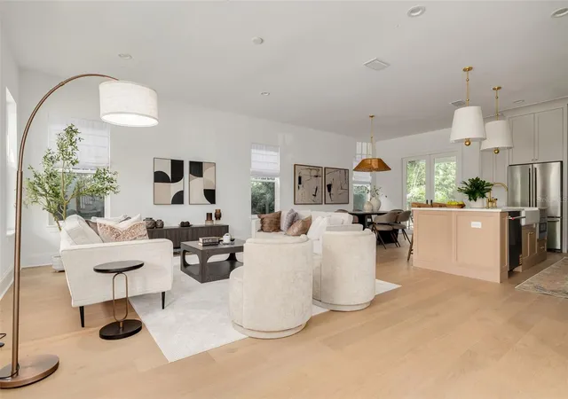 Photo 2 of Single family home for sale at 645 11 Avenue N, Saint Petersburg, FL 33701 | MLS# TB8560763 | Listing updated on 2026-10-26