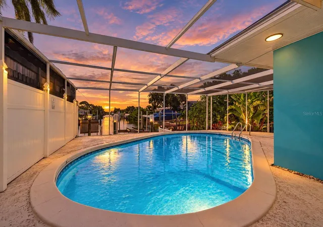 Photo 3 of Single family home for sale at 4643 Bay Crst Dr, Tampa, FL 33615 | MLS# TB8560765 | Listing updated on 2026-10-23