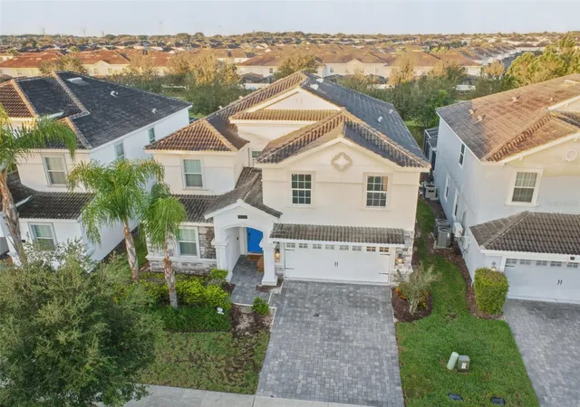 Photo 4 of Single family home for sale at 1540 Maidstone Ct, Davenport, FL 33896 | MLS# O6452097 | Listing updated on 2026-10-26