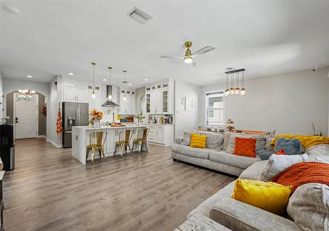 Photo 4 of Single family home for sale at 11512 Warren Oaks Pl, Riverview, FL 33578 | MLS# TB8560771 | Listing updated on 2026-10-24