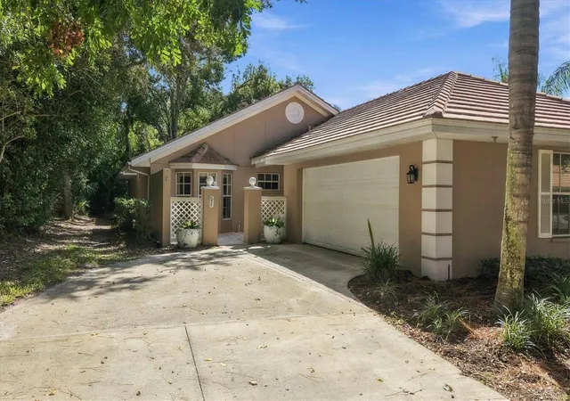 Photo 2 of House for sale at 572 Clubside Cir #34, Venice, FL 34293 | MLS# N6146314 | Listing updated on 2026-10-31