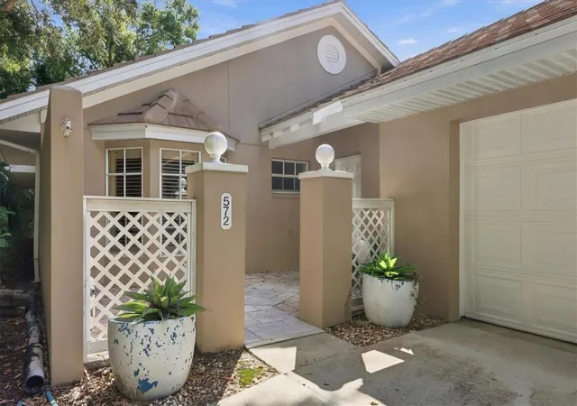 Photo 3 of House for sale at 572 Clubside Cir #34, Venice, FL 34293 | MLS# N6146314 | Listing updated on 2026-10-31