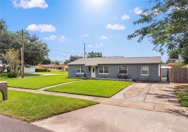 Photo 3 of Single family home for sale at 7205 Matchett Rd, Belle Isle, FL 32809 | MLS# O6452103 | Listing updated on 2026-10-27