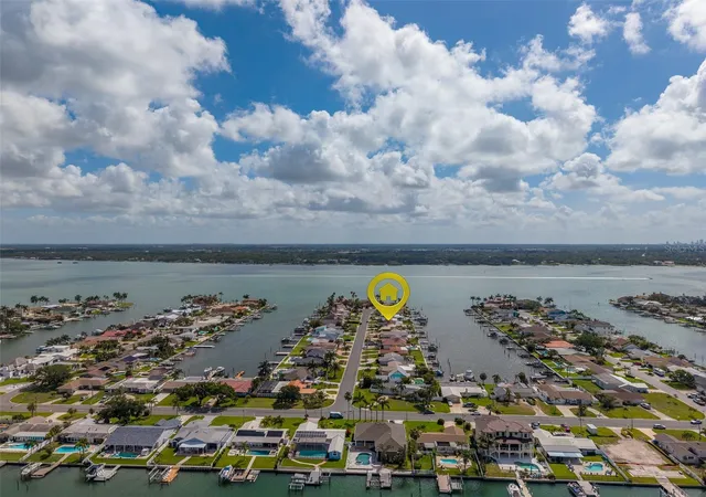 Photo 4 of Single family home for sale at 795 119th Avenue, Treasure Island, FL 33706 | MLS# TB8560782 | Listing updated on 2026-10-28