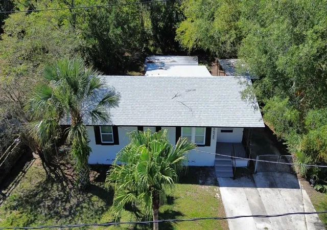 Photo 2 of Single family home for sale at 5628 Belafonte Dr, Jacksonville, FL 32209 | MLS# FC322316 | Listing updated on 2026-10-23