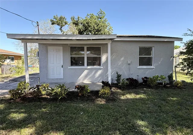 Photo 1 of Single family home for sale at 2718 5th Avenue E, Palmetto, FL 34221 | MLS# A4710579 | Listing updated on 2026-10-23