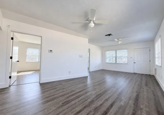 Photo 3 of Single family home for sale at 2718 5th Avenue E, Palmetto, FL 34221 | MLS# A4710579 | Listing updated on 2026-10-23
