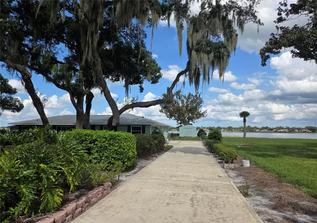 Photo 3 of Single family home for sale at 2526 Rusk Ct, Deltona, FL 32738 | MLS# V4951959 | Listing updated on 2026-10-23