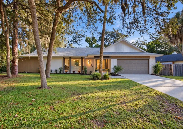 Photo 1 of Single family home for sale at 204 W Ridgewood Ct, Longwood, FL 32779 | MLS# O6452129 | Listing updated on 2026-10-23