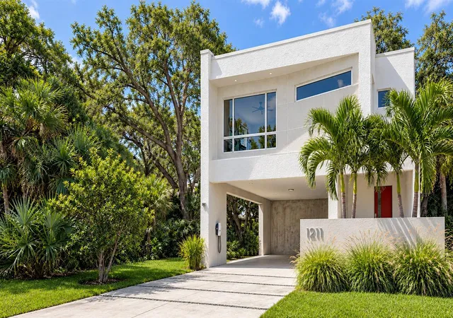 Photo 1 of Single family home for sale at 1211 12th Avenue S, Saint Petersburg, FL 33705 | MLS# TB8560816 | Listing updated on 2026-10-30