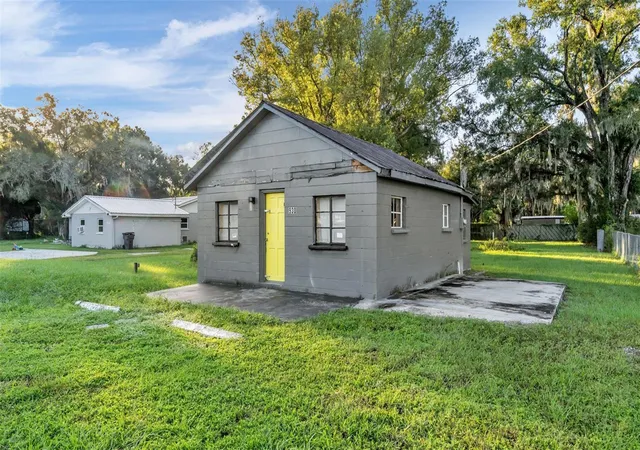 Photo 4 of Single family home for sale at 936 Wilder Rd, Lakeland, FL 33809 | MLS# TB8560820 | Listing updated on 2026-10-23