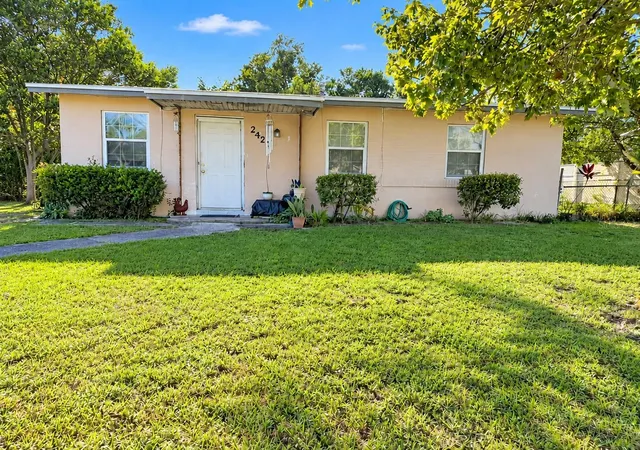 Single family home for sale at 2425 Adams Ave, DELTONA, FL 32738 | MLS# FC322318