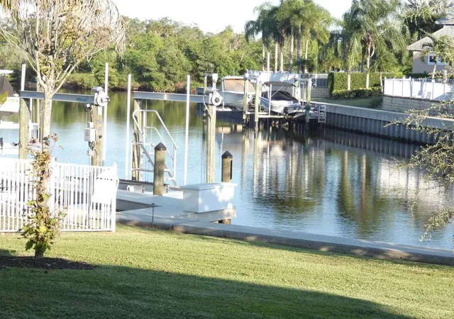Photo 2 of Single family home for sale at 958 Signet Dr, Apollo Beach, FL 33572 | MLS# W7890574 | Listing updated on 2026-10-25