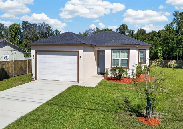 Photo 4 of Single family home for sale at 301 Magnolia St, Altamonte Springs, FL 32701 | MLS# O6452152 | Listing updated on 2026-10-23