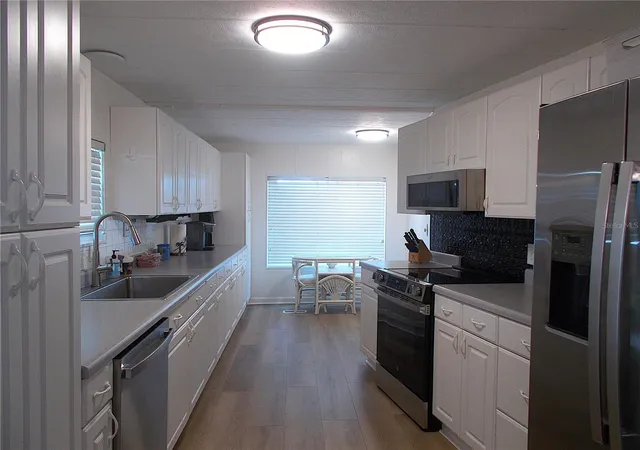Photo 4 of Manufactured home for sale at 490 Ashwood Dr, Venice, FL 34285 | MLS# N6146317 | Listing updated on 2026-10-26