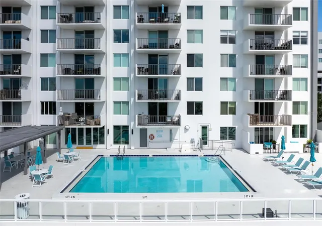 Photo 3 of Condo for sale at 101 S Gulfstream Ave #5G, Sarasota, FL 34236 | MLS# A4710588 | Listing updated on 2026-10-23