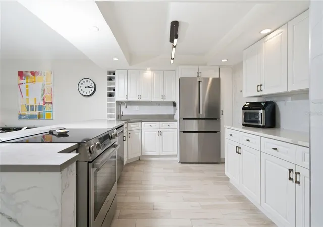 Photo 4 of Condo for sale at 101 S Gulfstream Ave #5G, Sarasota, FL 34236 | MLS# A4710588 | Listing updated on 2026-10-23