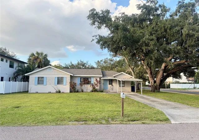 Photo 1 of Single family home for sale at 4001 W Mullen Ave, Tampa, FL 33609 | MLS# TB8560835 | Listing updated on 2026-10-23