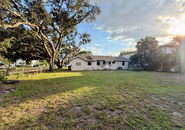Photo 2 of Single family home for sale at 4001 W Mullen Ave, Tampa, FL 33609 | MLS# TB8560835 | Listing updated on 2026-10-23