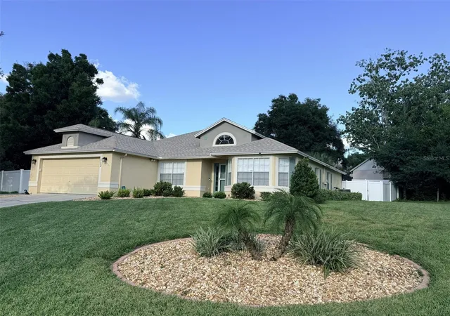 Photo 3 of Single family home for sale at 112 Madrona Dr, Eustis, FL 32726 | MLS# TB8560837 | Listing updated on 2026-10-23