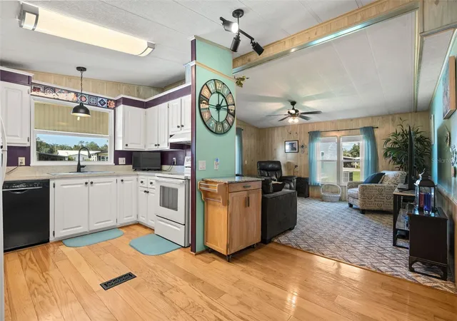 Photo 3 of Manufactured home for sale at 5438 Seville Dr, Zephyrhills, FL 33541 | MLS# O6452170 | Listing updated on 2026-10-23