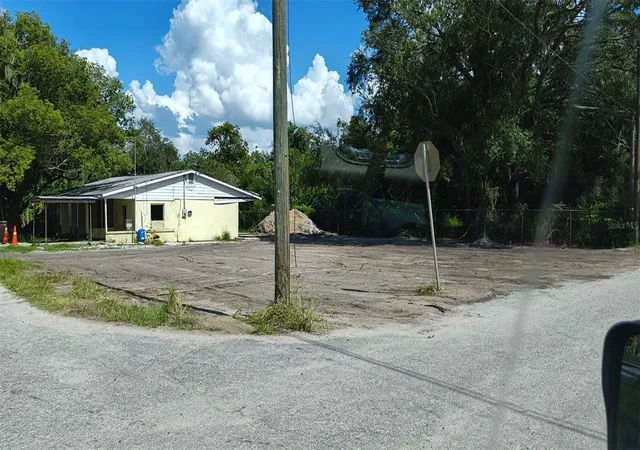 Single family home for sale at 131 E Bay Blvd S, LAKE WALES, FL 33859 | MLS# S5160075