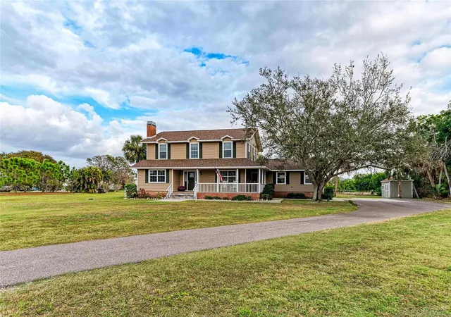 Photo 4 of Single family home for sale at 1914 24th Avenue W, Palmetto, FL 34221 | MLS# A4710598 | Listing updated on 2026-10-23