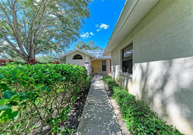 Listing Photo 1 - Condo for sale in building located at 101 Southampton Pl N, VENICE, FL 34293 - Unit #248