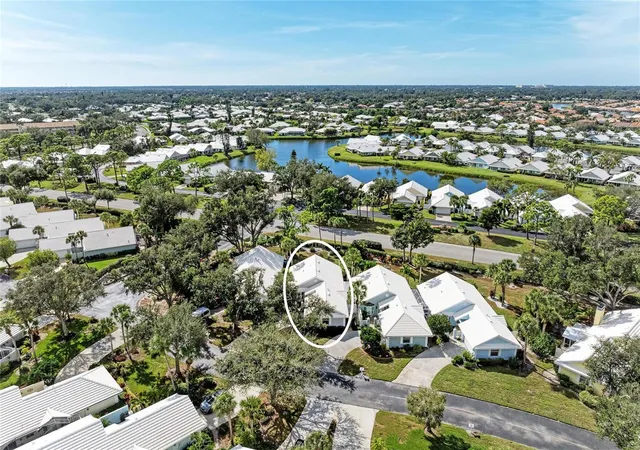 Listing Photo 2 - Condo for sale in building located at 729 Brightside Crescent Dr, VENICE, FL 34293 - Unit #33