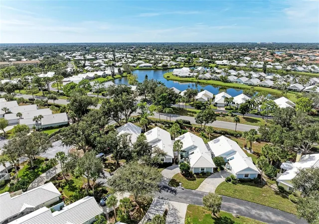Listing Photo 1 - Condo for sale in building located at 729 Brightside Crescent Dr, VENICE, FL 34293 - Unit #33