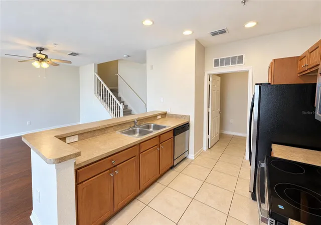 Listing Photo 5 - Condo for sale in building located at 2334 Grand Central Pkwy, Orlando, FL 32839 - Unit #9