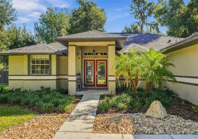 Photo 1 of Single family home for sale at 8416 Southwood Oaks St, Lithia, FL 33547 | MLS# TB8560876 | Listing updated on 2026-10-29