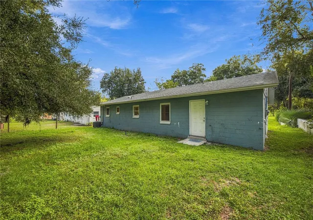 Photo 4 of Single family home for sale at 1322 NW 12th Avenue, Ocala, FL 34475 | MLS# OM734552 | Listing updated on 2026-10-30