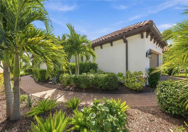 Photo 4 of Single family home for sale at 5705 Puccini St, Nokomis, FL 34275 | MLS# N6146322 | Listing updated on 2026-10-29