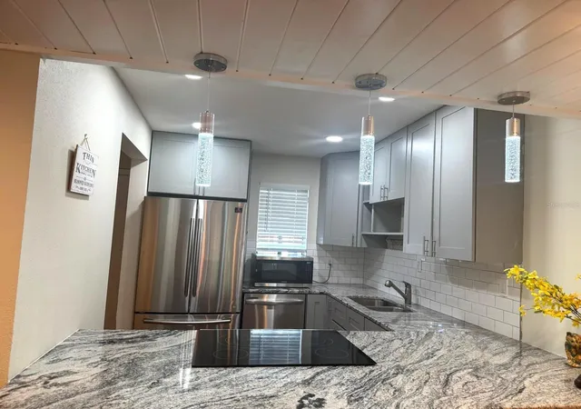 Photo 4 of Townhouse for sale at 4001 Beneva Rd #209, Sarasota, FL 34233 | MLS# A4710606 | Listing updated on 2026-10-23