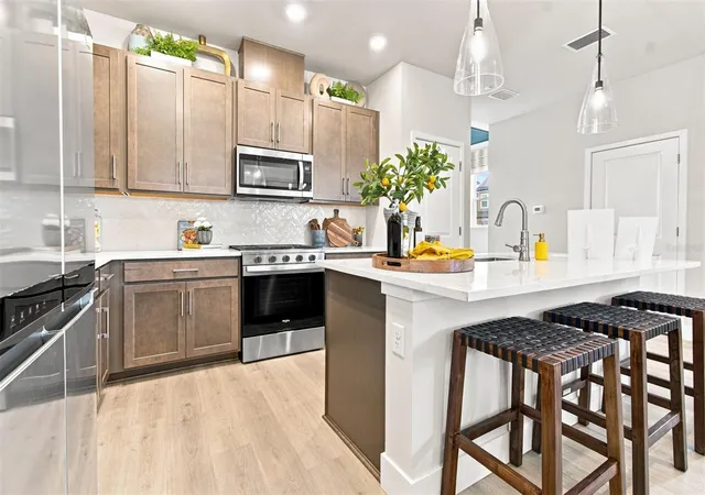 Photo 2 of Single family home for sale at 2807 Crimson Cap St, Odessa, FL 33556 | MLS# TB8560913 | Listing updated on 2026-10-28