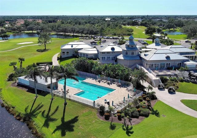 Photo 2 of House for sale at 668 Back Nine Dr, Venice, FL 34285 | MLS# D6149329 | Listing updated on 2026-10-27