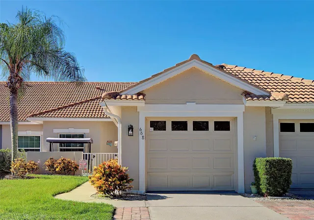 Photo 3 of House for sale at 668 Back Nine Dr, Venice, FL 34285 | MLS# D6149329 | Listing updated on 2026-10-27